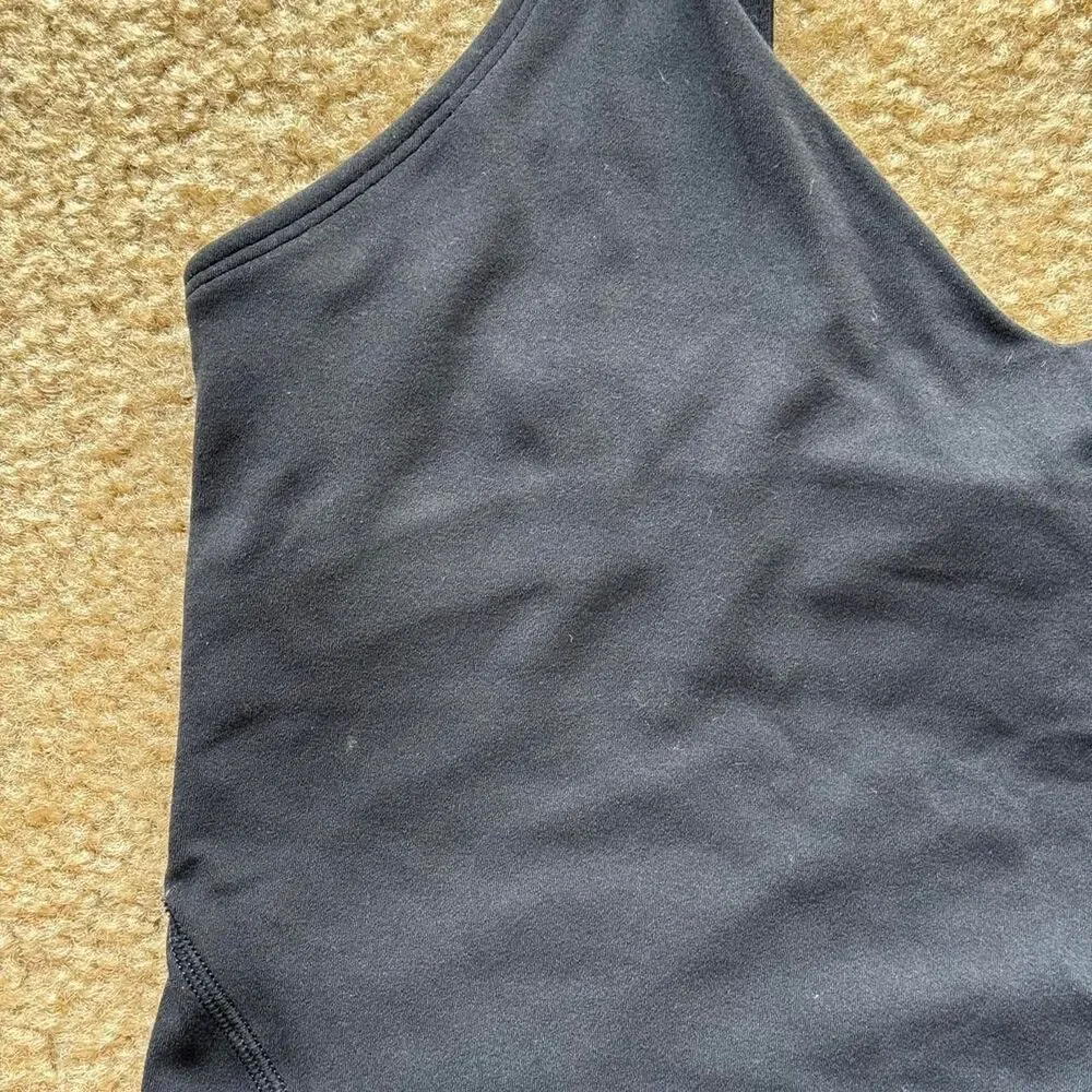 Lululemon Women's Black and Navy Crop-top
